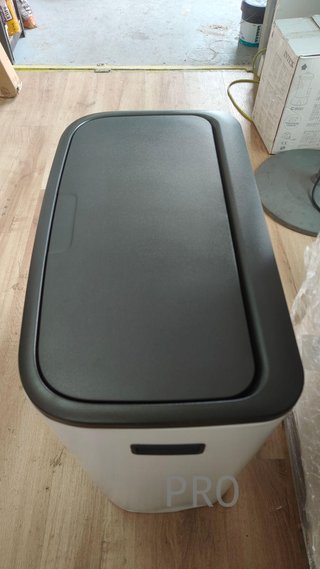 Cubo de basura con patas 2 x 30L