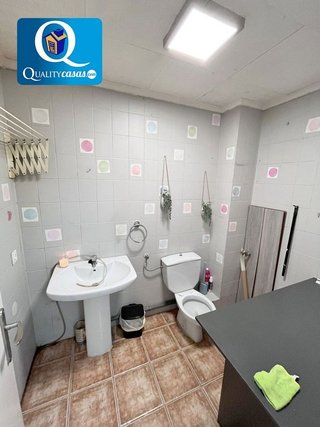 Local comercial en alquiler en Benalúa en Alicante