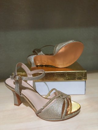 Sandali gioiello  tacco oro  38