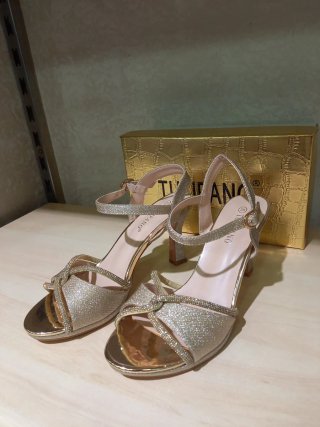 Sandali gioiello  tacco oro  38
