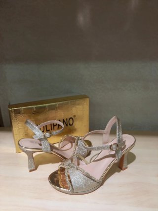 Sandali gioiello  tacco oro  38