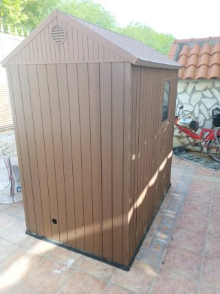 Caseta exterior Keter marrón
