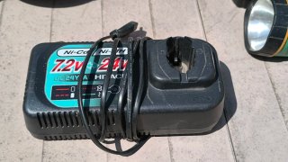 Hytachi Teladora y lanterna