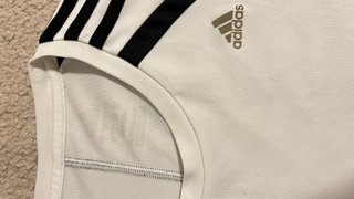 Camiseta Adidas Blanca y Gris