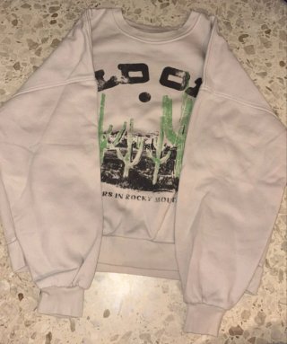 Sudaderas de mujer con diseños. Buen estado.