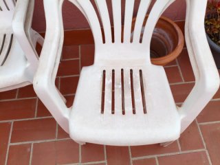 Mesa de jardín de plástico + 6 sillas