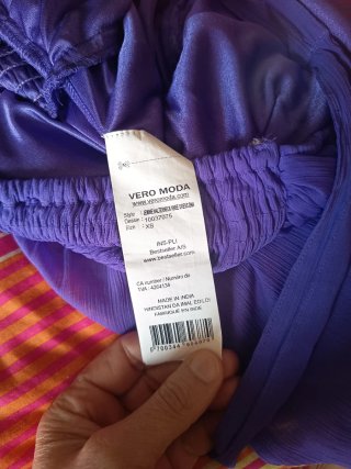 Vestido Vero Moda lazo cuello doble capa morado