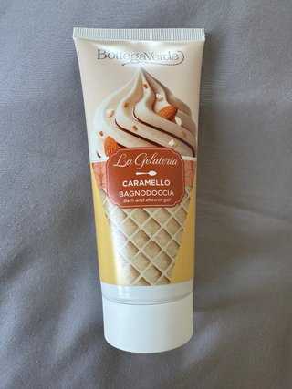 Profumo e bagnodoccia al caramello
