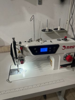 Máquina de coser industrial Rhino