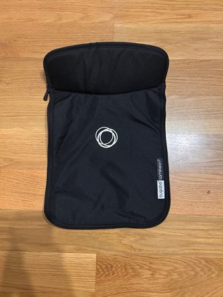 Capota y cubrepiés Bugaboo Cameleon negro