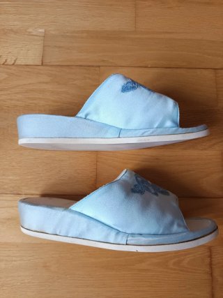 Zapatillas de estar por casa bordadas