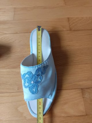Zapatillas de estar por casa bordadas