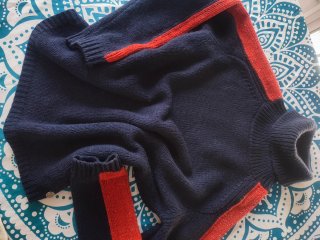 Jersey BSB Jeans cuello alto azul y rojo