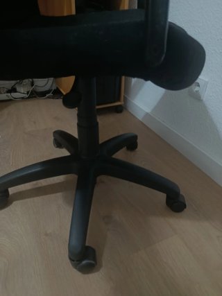 Silla de oficina negra