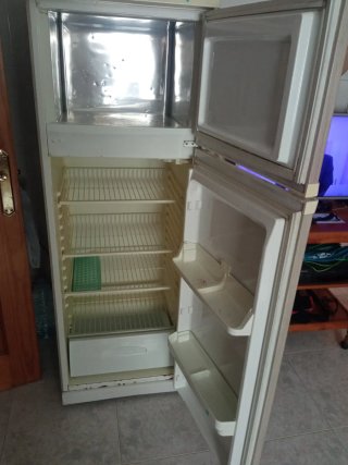 Nevera combi , Marca IGNI.