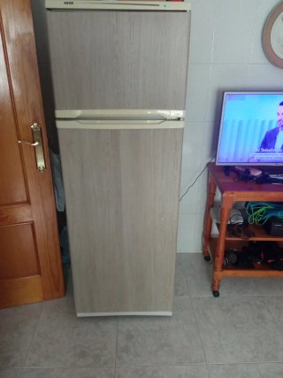 Nevera combi , Marca IGNI.