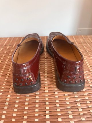 Mocasines Tod's charol burdeos