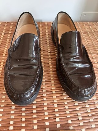 Mocasines Tod's charol burdeos