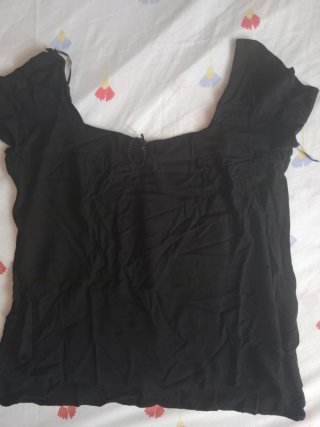 Blusa negra escote cuadrado talla L