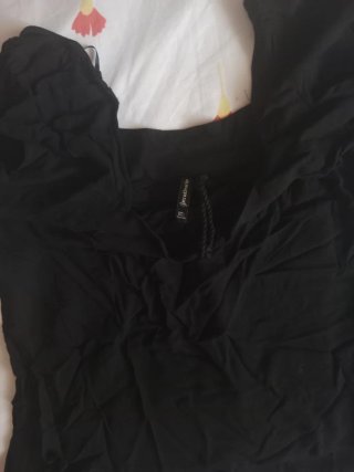 Blusa negra escote cuadrado talla L