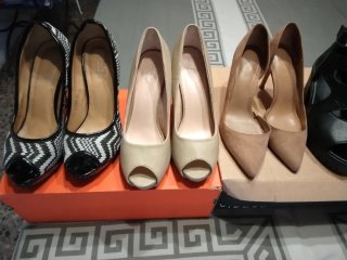 Lote de zapatos de tacón y botines