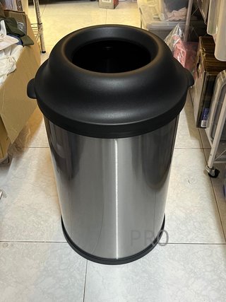 Cubo de basura redondo abierto Amazon Basics