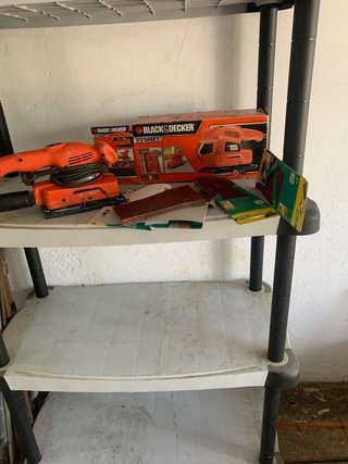 Lijadora Black & Decker y lijas