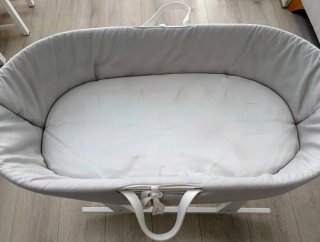 CUNA MECEDORA PARA BEBÉ (MOISÉS)
