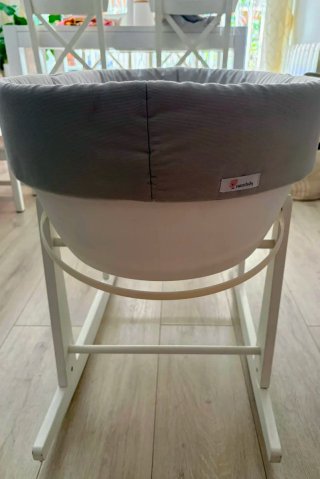 CUNA MECEDORA PARA BEBÉ (MOISÉS)