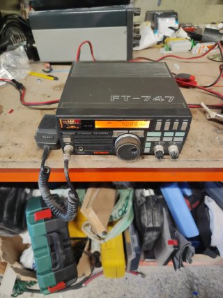 Emisora Yaesu FT-747GX HF Transceiver
