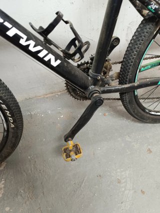 Bicicleta Btwin Negra y Turquesa