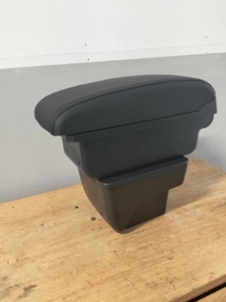 Reposabrazos coche negro