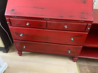 Mueble bureau de madera rojo