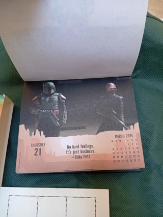 Calendario Mandalorian Grogu 2024 y Sellos star