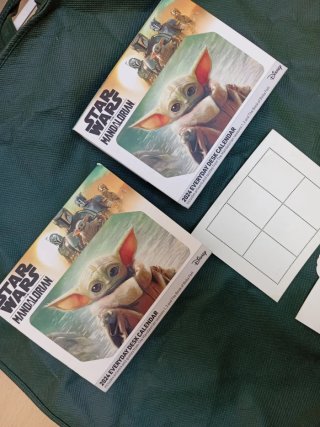Calendario Mandalorian Grogu 2024 y Sellos star