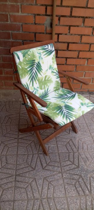 Sillas de patio con cojín estampado