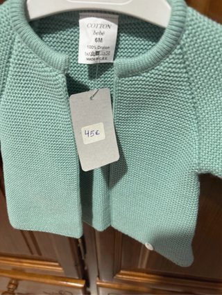 Conjunto rebeca y peto tejido bebé Talla 6 meses