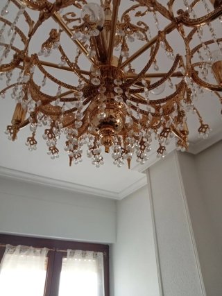 Lámparas de lágrimas doradas y cristal