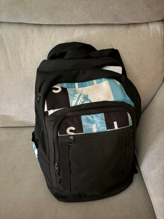 Mochila Quiksilver Negra y Multicolor