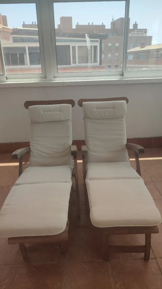 Tumbonas de teca con cojines