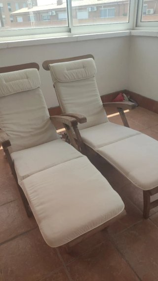 Tumbonas de teca con cojines