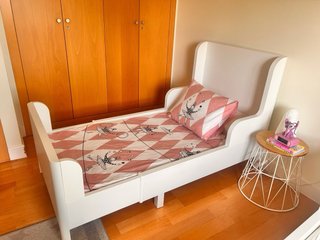Cama infantil extensible blanca y colchón