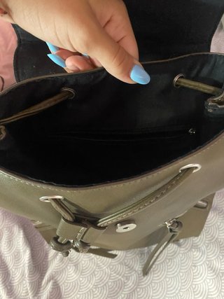Bolso Stradivarius verde militar