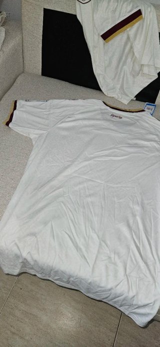 Camiseta Adidas España Oro y Blanco