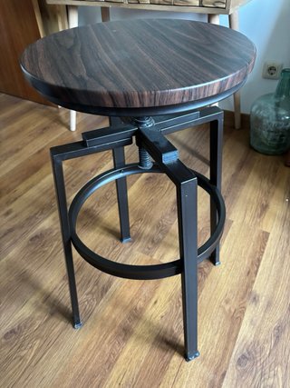 Taburete madera y hierro ajustable