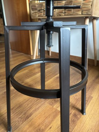 Taburete madera y hierro ajustable