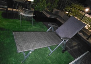 Tumbona exterior ratán gris