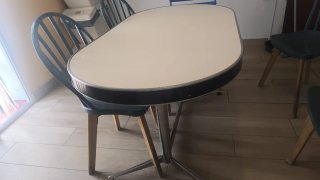 Mesa Vegasa Vintage azul y blanca