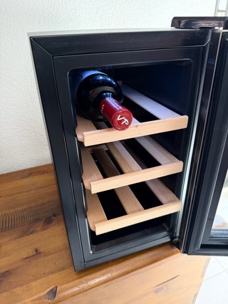 Vinoteca Cecotec GrandSommelier 830