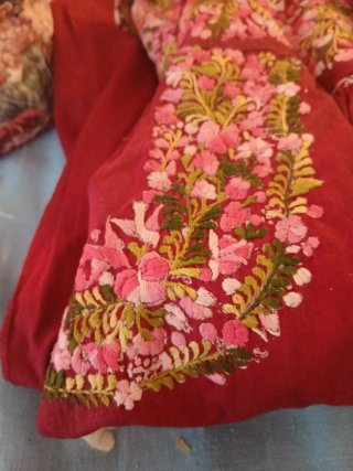 Traje Mexicano Guinda Bordado